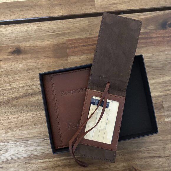 FedEx Express Leeman Genuine Leather Passport and Travel Luggage Tag Set NWT - Picture 6 of 13